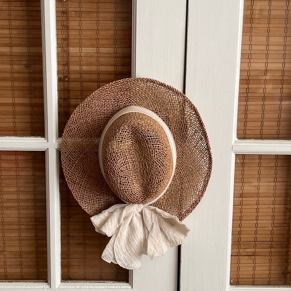 Vintage Straw Hat! 👒